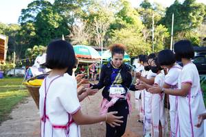 BIB: 3419
                            <button type="button" onclick="openModal(18983340)" class="btn btn-primary btn-sm float-right btn-popup" data-toggle="modal" data-target=".modal-high-quality">
                        <i class="fas fa-shopping-cart"></i> Add to Cart
                    </button>
                                            <button type="button" onclick="isThisMe(18983340, true)" class="btn btn-success btn-sm float-right btn-popup btn-isme hidden" data-toggle="tooltip" data-placement="bottom" title="นี่คือรูปของคุณใช่ไหม คลิกที่นี่เพื่อเอาเข้าอัลบั้ม">
                        <i class="fas fa-plus"></i> Add to album
                    </button>
                    <button type="button" onclick="isThisMe(18983340, false)" class="btn btn-warning btn-sm float-right btn-popup btn-isnotme hidden">
                        <i class="fas fa-ban"></i> Remove from album
                    </button>